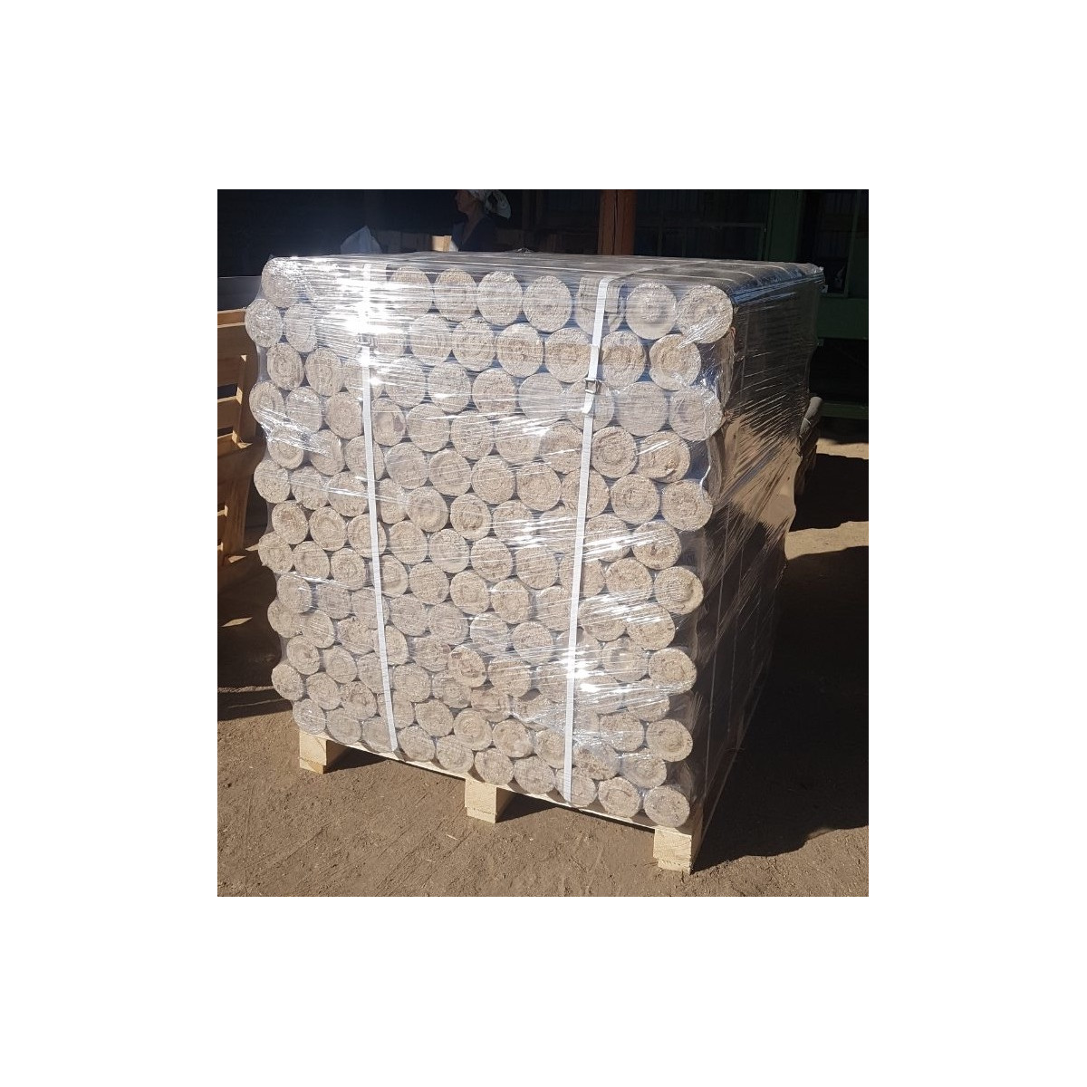 BRITEBURN Nestro Heatlog Softwood Briquettes BRITEBURN Nestro Heatlog Softwood Briquettes
